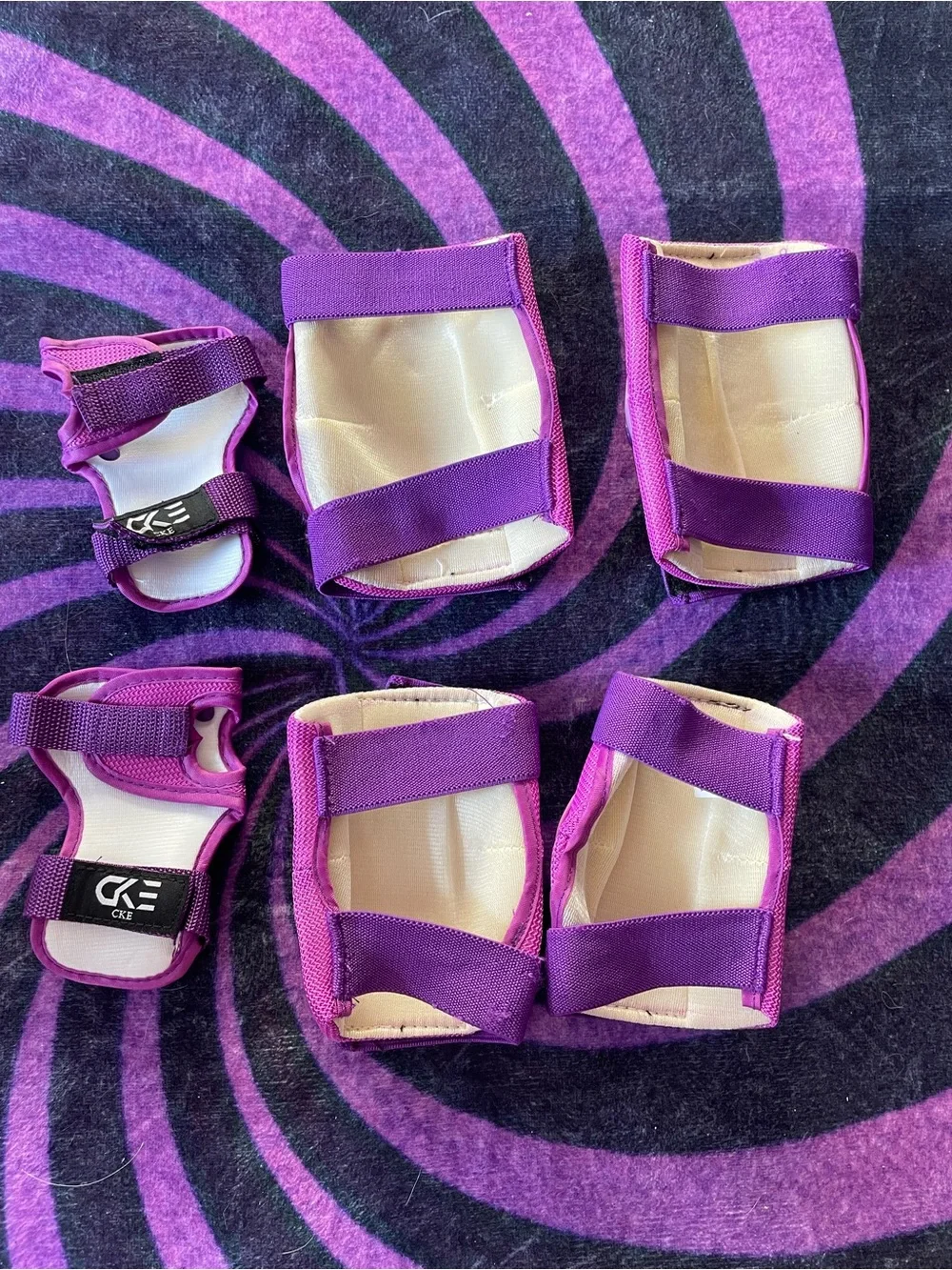 CKE Pink Youth Knee and Elbow Pad Set